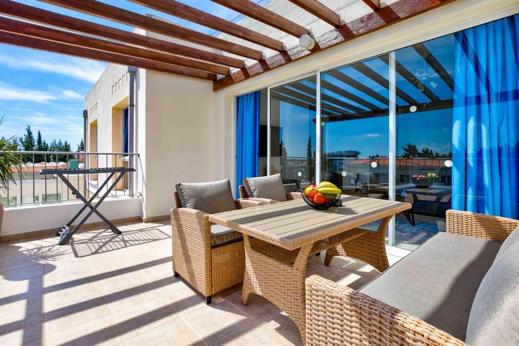 Apartamento Penthouse Carina Paphos Exterior foto